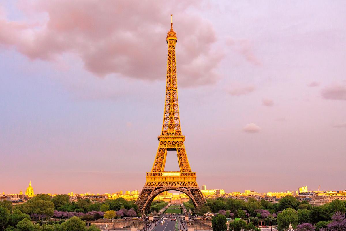 巴黎埃菲尔铁塔的相关图片
