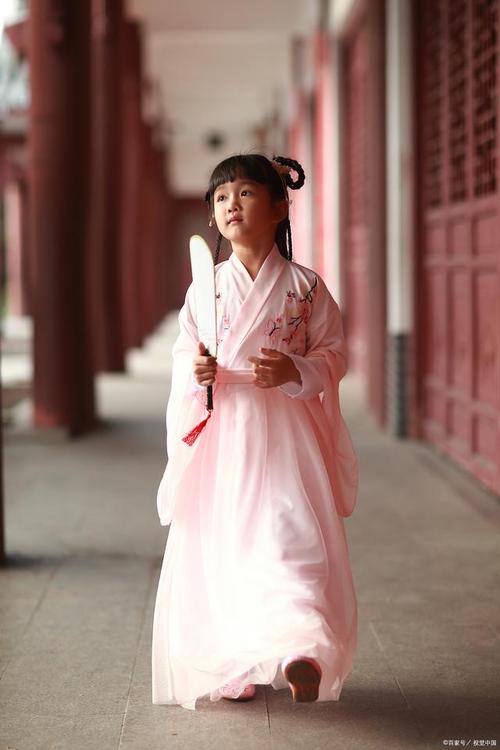汉族传统服饰的相关图片